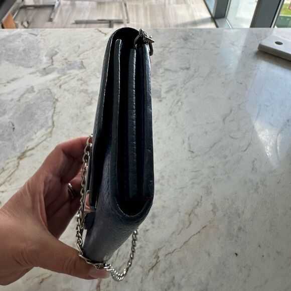 Louis Vuitton Blue Taurillon Leather Capucine Clutch/ Wallet W/Silver hardware - Picture 5 of 14